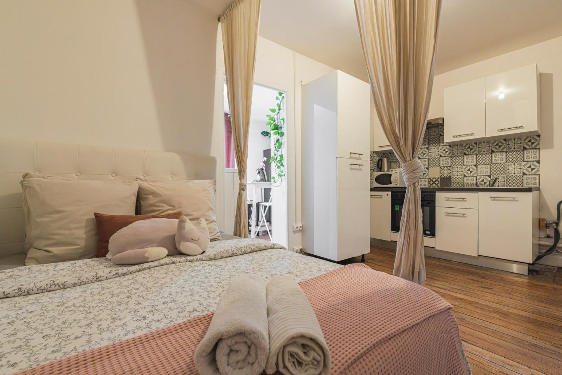 Appartement Cosy Proche Cathedrale Reims Exteriör bild
