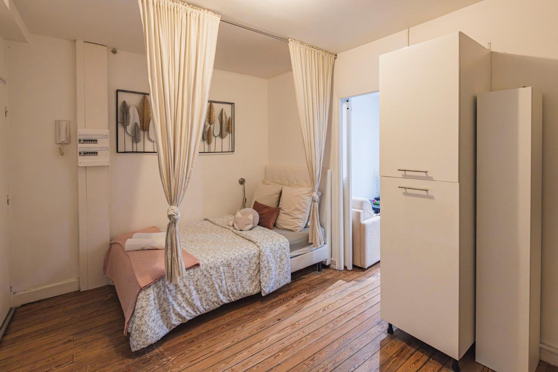 Appartement Cosy Proche Cathedrale Reims Exteriör bild